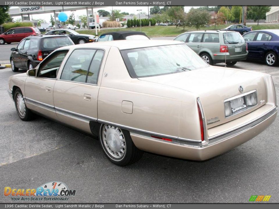 1996 Cadillac DeVille Sedan Light Sandrift Metallic / Beige Photo #8