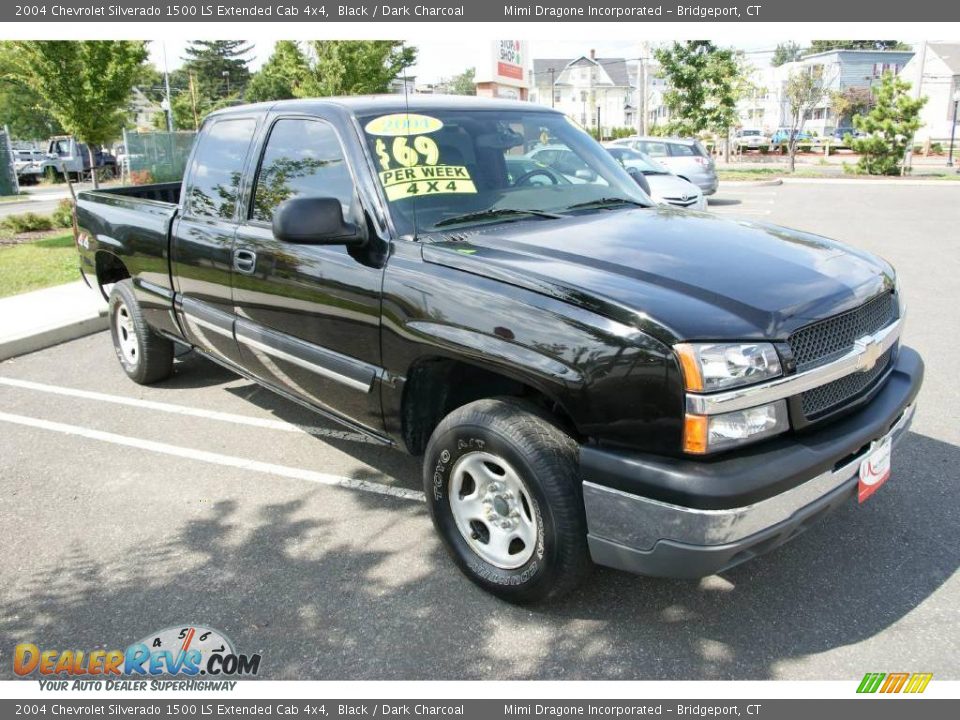2004 Chevrolet Silverado 1500 LS Extended Cab 4x4 Black / Dark Charcoal Photo #3