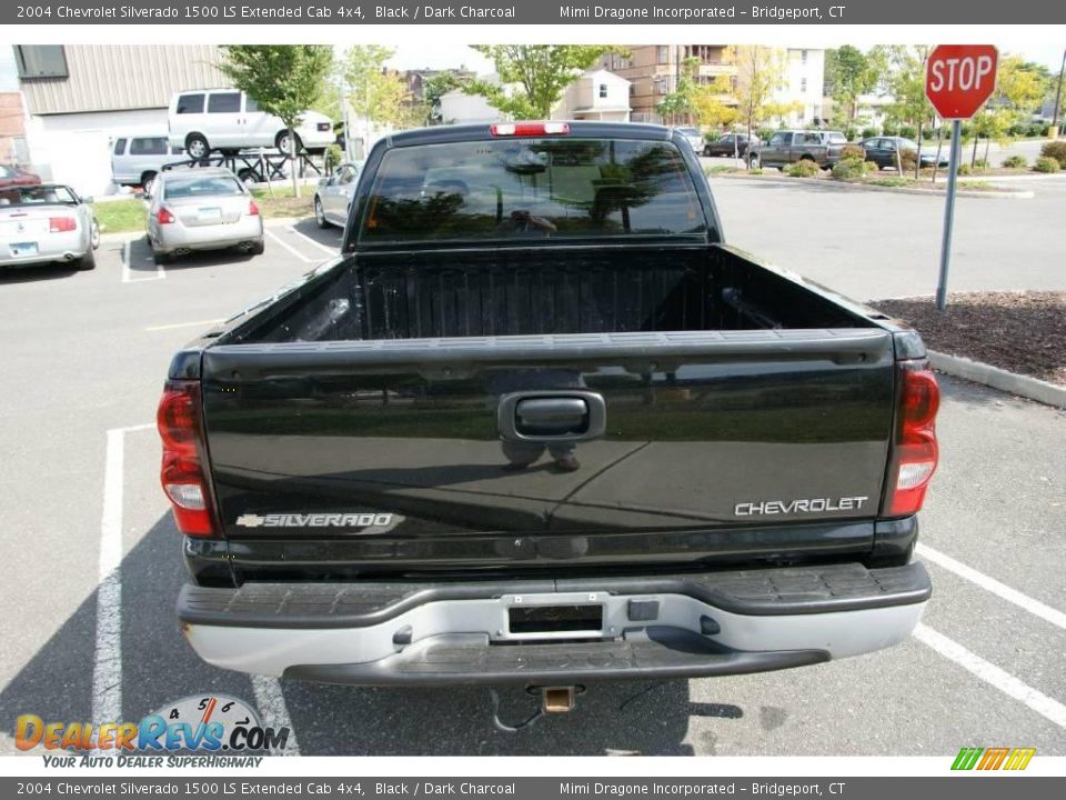 2004 Chevrolet Silverado 1500 LS Extended Cab 4x4 Black / Dark Charcoal Photo #5