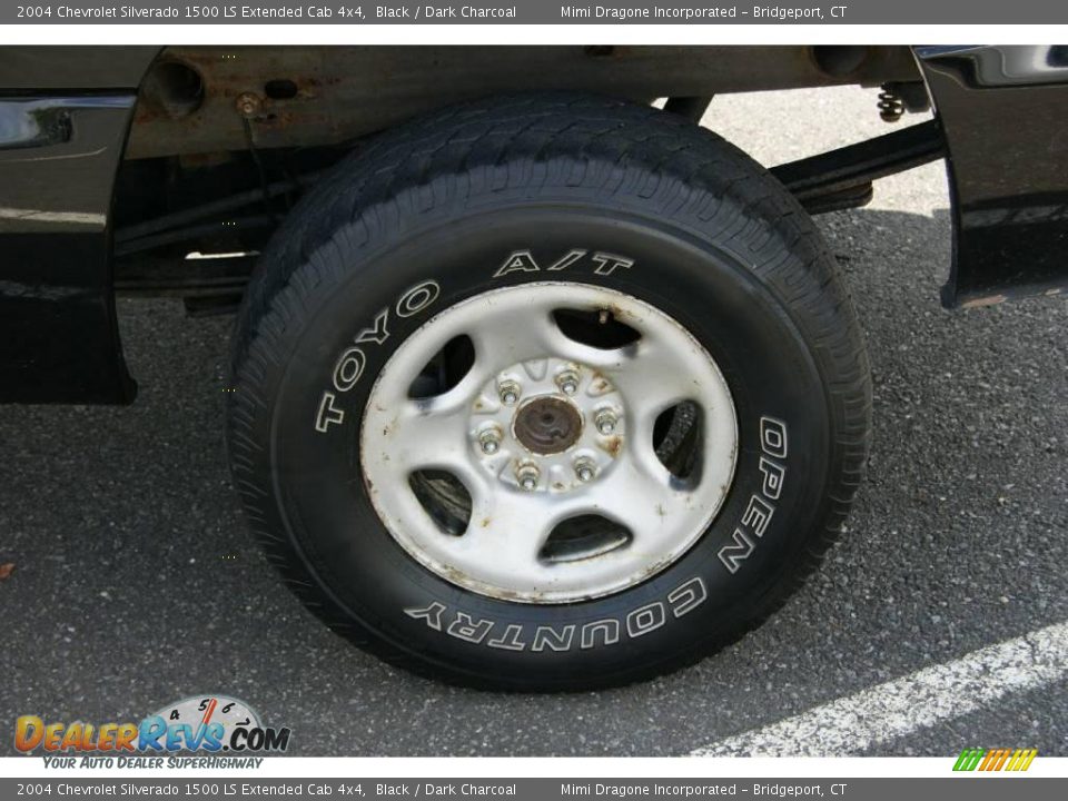 2004 Chevrolet Silverado 1500 LS Extended Cab 4x4 Black / Dark Charcoal Photo #9