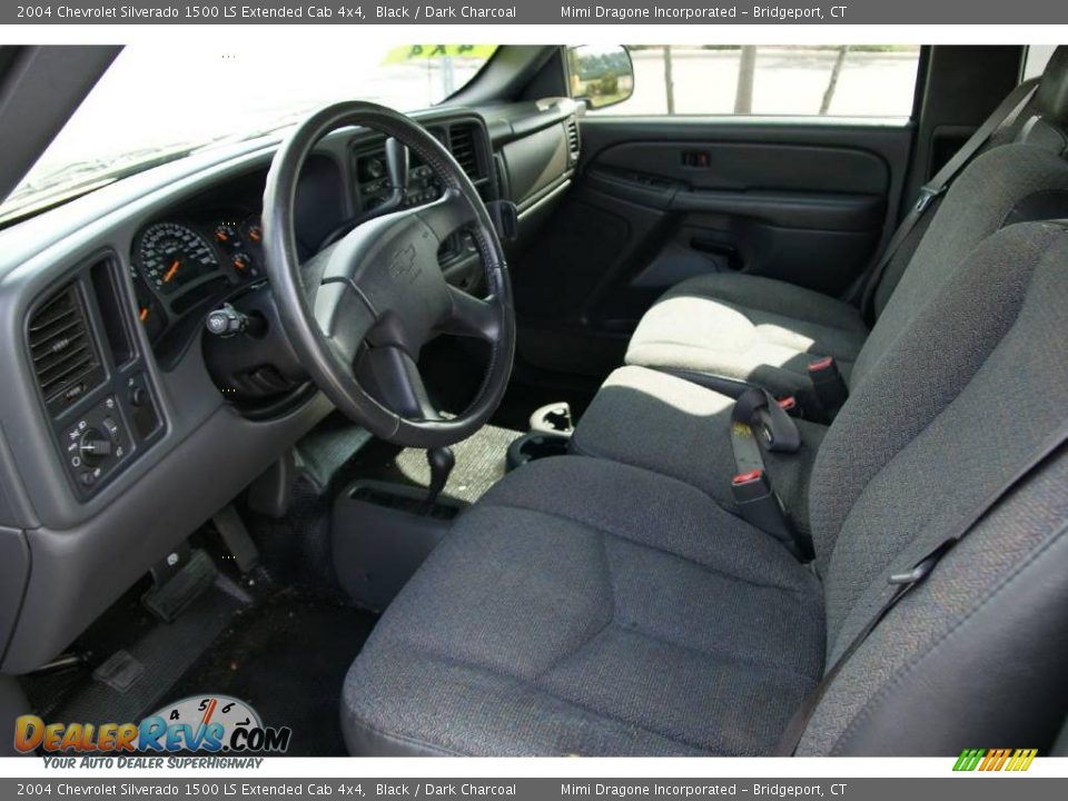 2004 Chevrolet Silverado 1500 LS Extended Cab 4x4 Black / Dark Charcoal Photo #10
