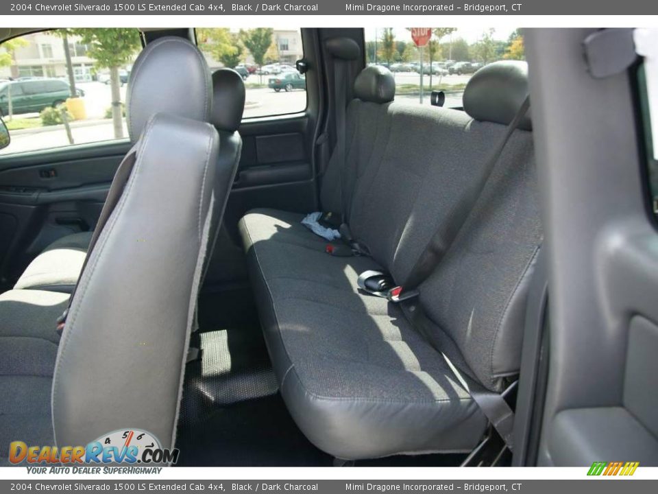 2004 Chevrolet Silverado 1500 LS Extended Cab 4x4 Black / Dark Charcoal Photo #14