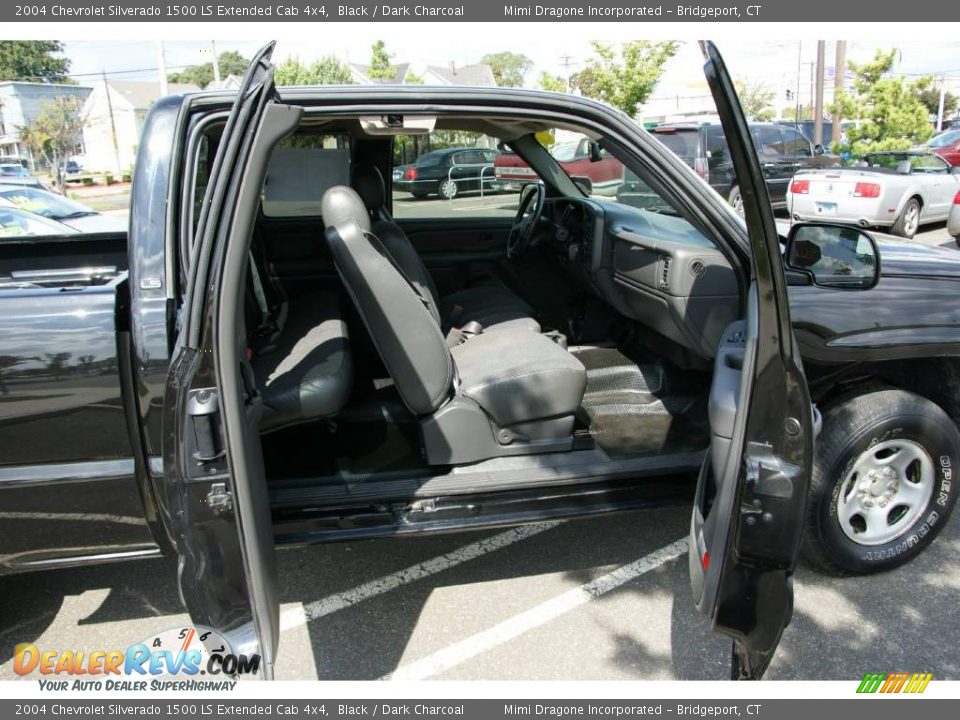 2004 Chevrolet Silverado 1500 LS Extended Cab 4x4 Black / Dark Charcoal Photo #19