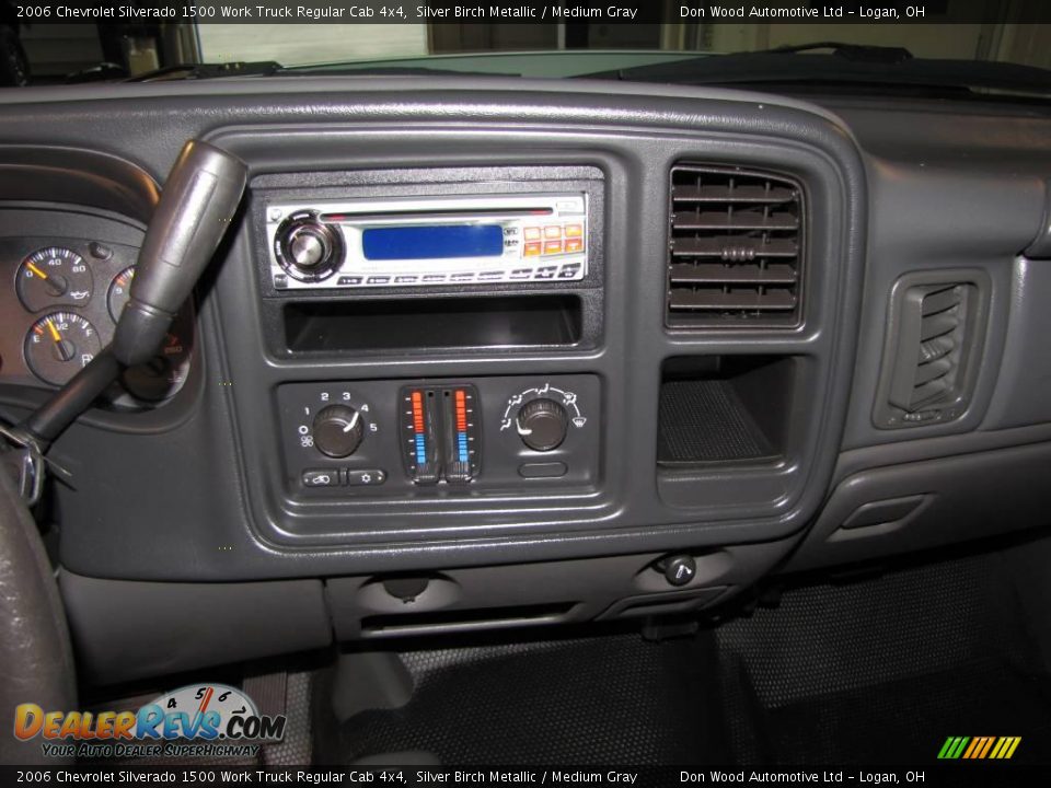 2006 Chevrolet Silverado 1500 Work Truck Regular Cab 4x4 Silver Birch Metallic / Medium Gray Photo #9