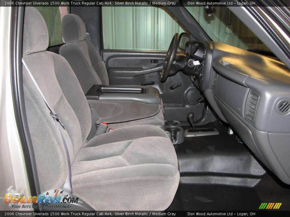 2006 Chevrolet Silverado 1500 Work Truck Regular Cab 4x4 Silver Birch Metallic / Medium Gray Photo #15