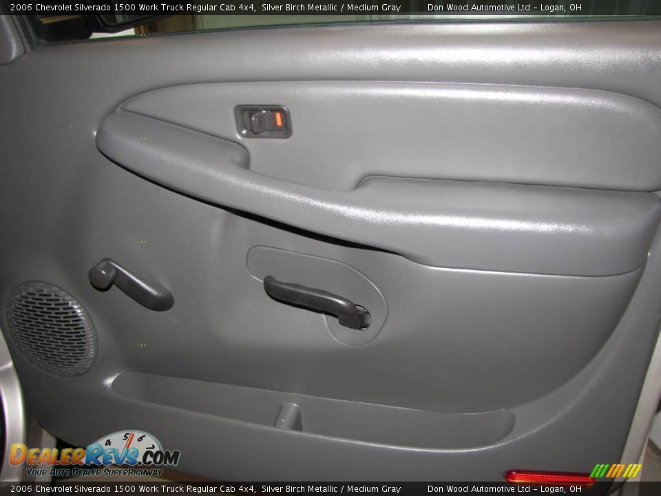 2006 Chevrolet Silverado 1500 Work Truck Regular Cab 4x4 Silver Birch Metallic / Medium Gray Photo #18