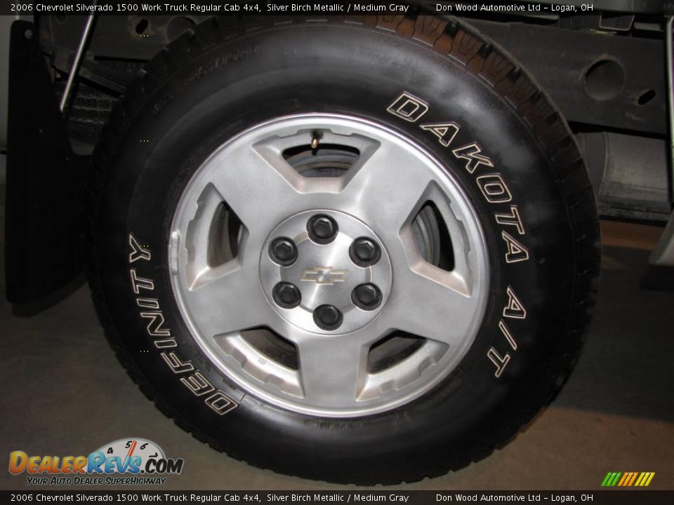 2006 Chevrolet Silverado 1500 Work Truck Regular Cab 4x4 Silver Birch Metallic / Medium Gray Photo #22