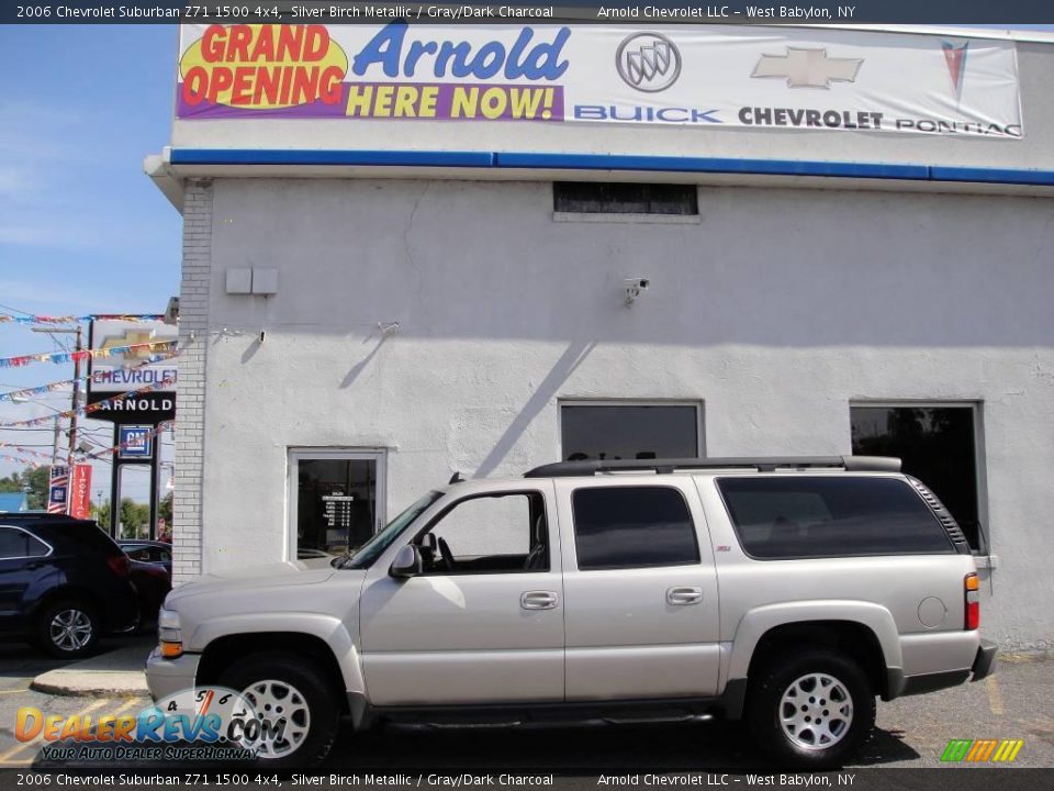2006 Chevrolet Suburban Z71 1500 4x4 Silver Birch Metallic / Gray/Dark Charcoal Photo #3