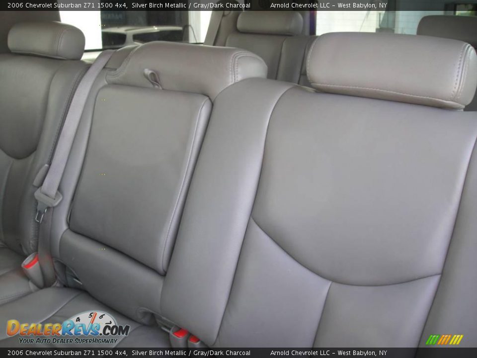 2006 Chevrolet Suburban Z71 1500 4x4 Silver Birch Metallic / Gray/Dark Charcoal Photo #13