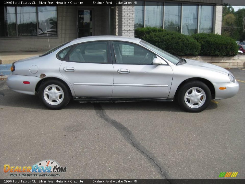 1996 Ford Taurus GL Silver Frost Metallic / Graphite Photo #2