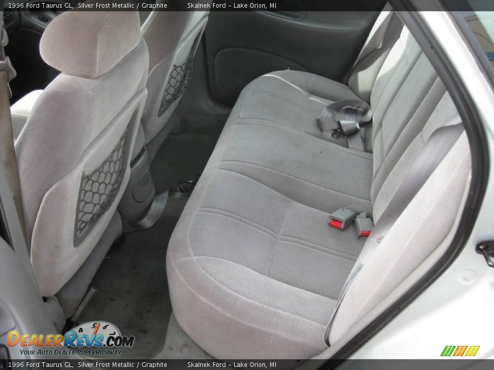 1996 Ford Taurus GL Silver Frost Metallic / Graphite Photo #24