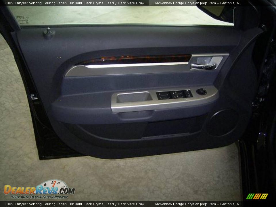 2009 Chrysler Sebring Touring Sedan Brilliant Black Crystal Pearl / Dark Slate Gray Photo #7