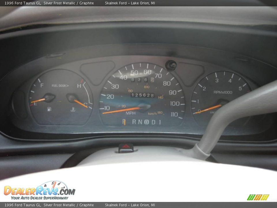 1996 Ford Taurus GL Silver Frost Metallic / Graphite Photo #26