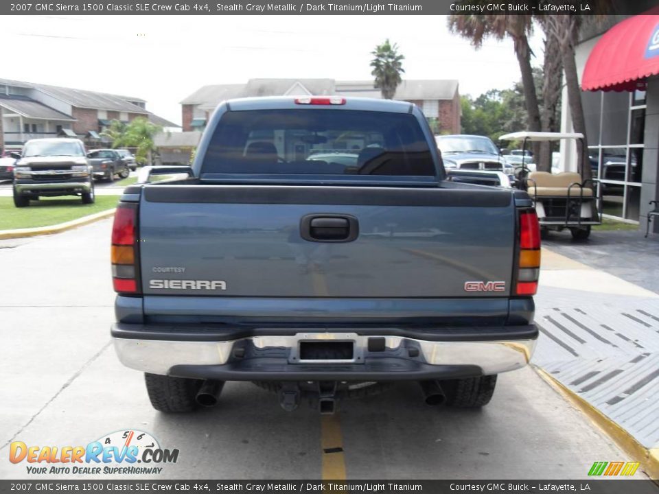 2007 GMC Sierra 1500 Classic SLE Crew Cab 4x4 Stealth Gray Metallic / Dark Titanium/Light Titanium Photo #2