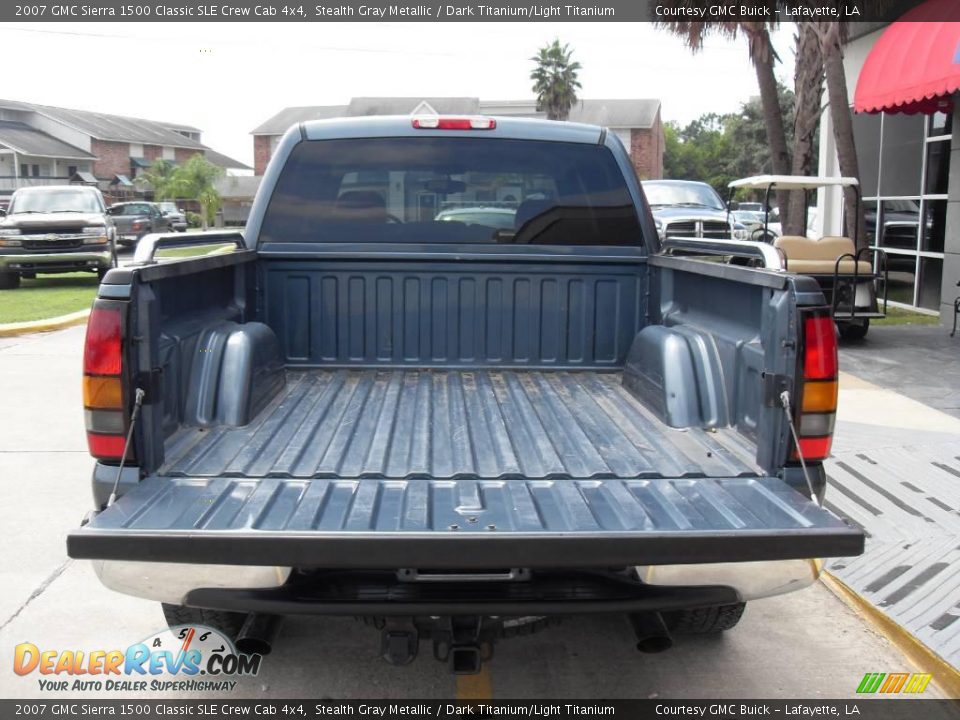 2007 GMC Sierra 1500 Classic SLE Crew Cab 4x4 Stealth Gray Metallic / Dark Titanium/Light Titanium Photo #3