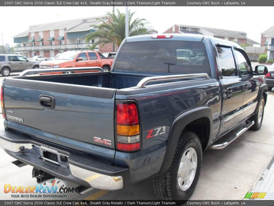 2007 GMC Sierra 1500 Classic SLE Crew Cab 4x4 Stealth Gray Metallic / Dark Titanium/Light Titanium Photo #4