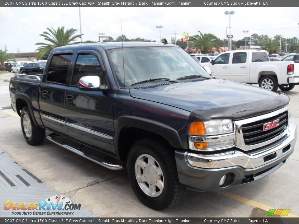 2007 GMC Sierra 1500 Classic SLE Crew Cab 4x4 Stealth Gray Metallic / Dark Titanium/Light Titanium Photo #5