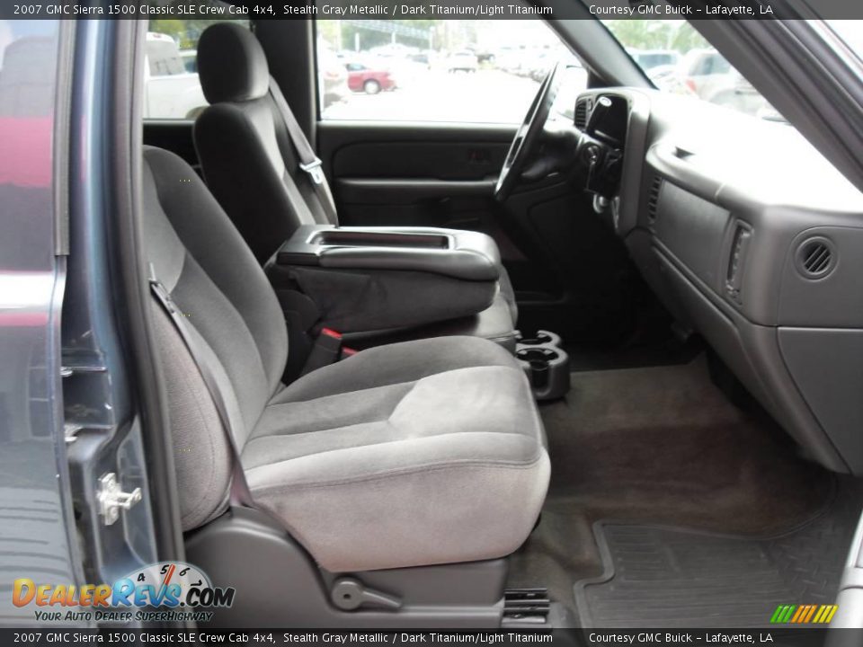 2007 GMC Sierra 1500 Classic SLE Crew Cab 4x4 Stealth Gray Metallic / Dark Titanium/Light Titanium Photo #9