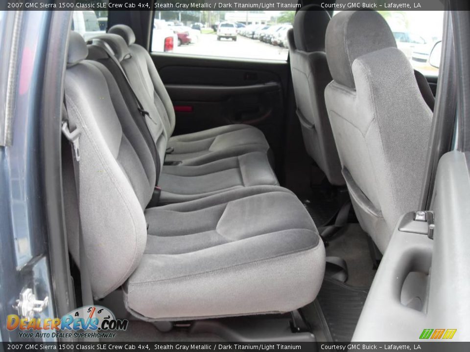 2007 GMC Sierra 1500 Classic SLE Crew Cab 4x4 Stealth Gray Metallic / Dark Titanium/Light Titanium Photo #12