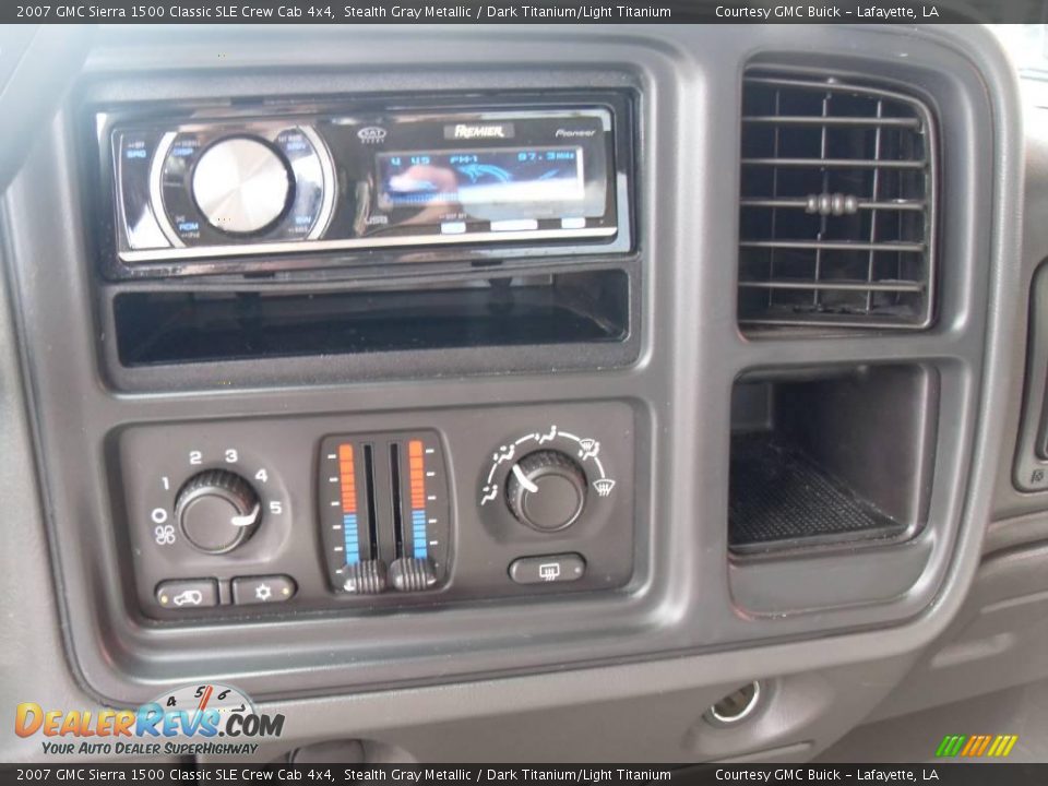 2007 GMC Sierra 1500 Classic SLE Crew Cab 4x4 Stealth Gray Metallic / Dark Titanium/Light Titanium Photo #15