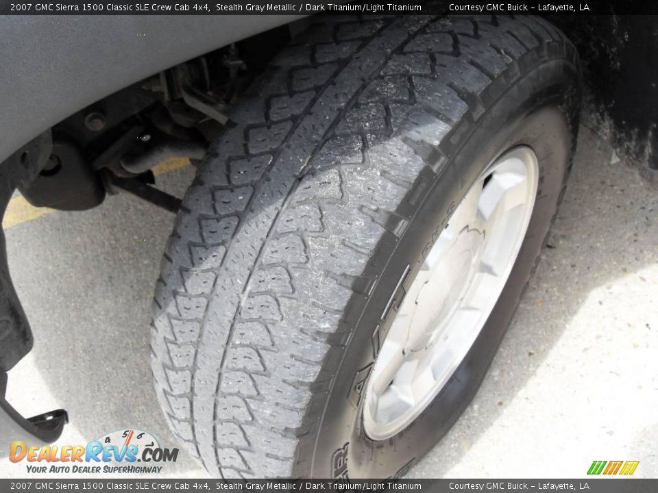 2007 GMC Sierra 1500 Classic SLE Crew Cab 4x4 Stealth Gray Metallic / Dark Titanium/Light Titanium Photo #17