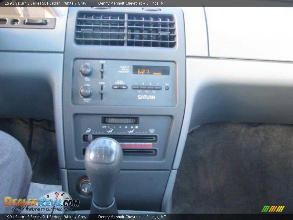 1991 Saturn S Series SL1 Sedan White / Gray Photo #13