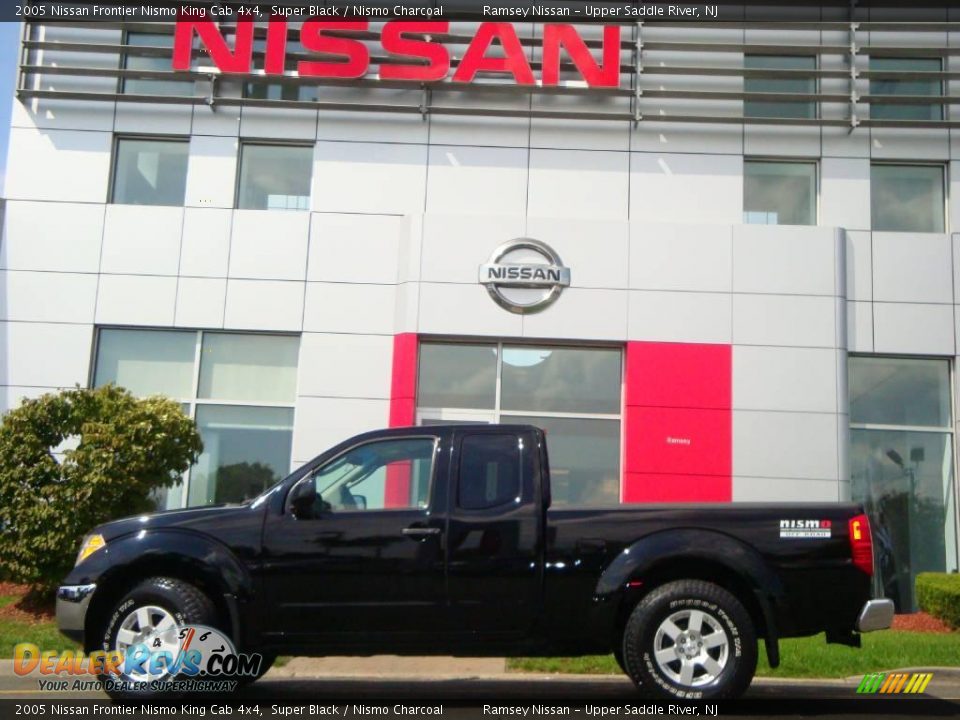 2005 Nissan Frontier Nismo King Cab 4x4 Super Black / Nismo Charcoal Photo #6