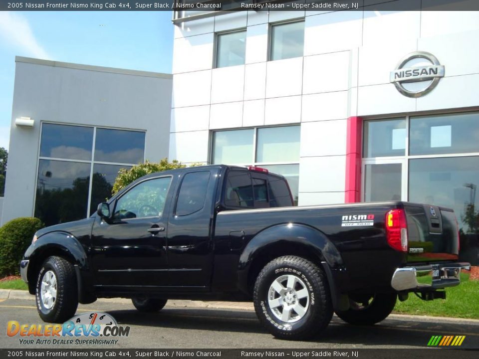 2005 Nissan Frontier Nismo King Cab 4x4 Super Black / Nismo Charcoal Photo #7