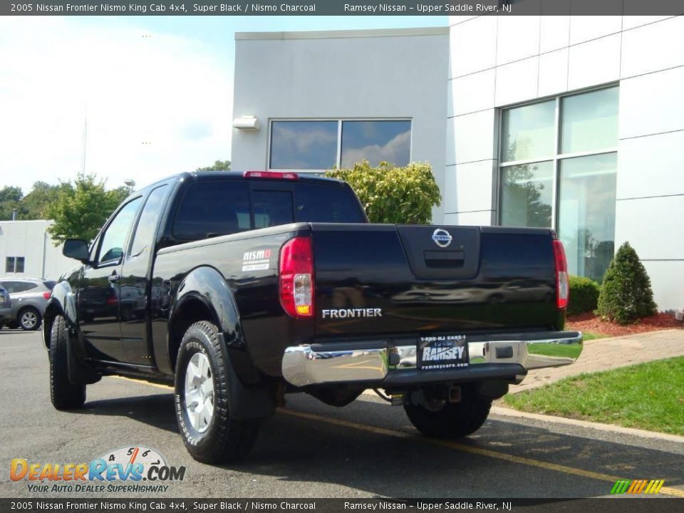 2005 Nissan Frontier Nismo King Cab 4x4 Super Black / Nismo Charcoal Photo #9