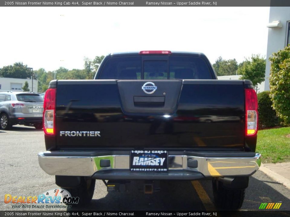 2005 Nissan Frontier Nismo King Cab 4x4 Super Black / Nismo Charcoal Photo #10