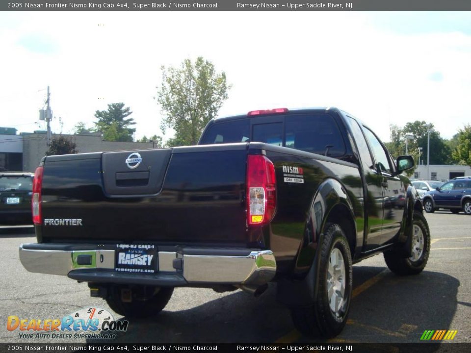 2005 Nissan Frontier Nismo King Cab 4x4 Super Black / Nismo Charcoal Photo #11