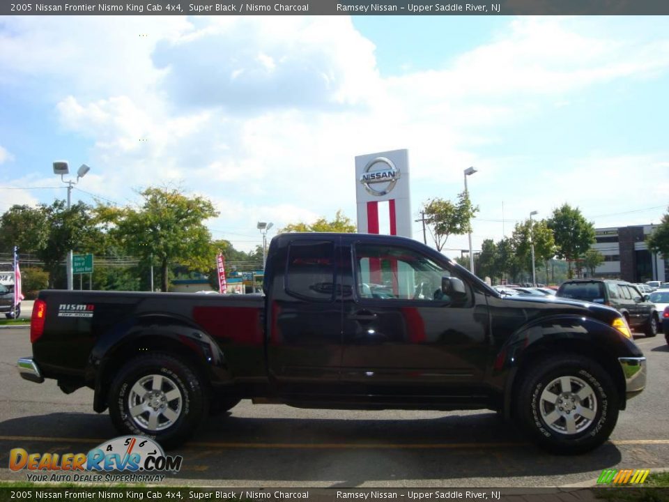 2005 Nissan Frontier Nismo King Cab 4x4 Super Black / Nismo Charcoal Photo #13