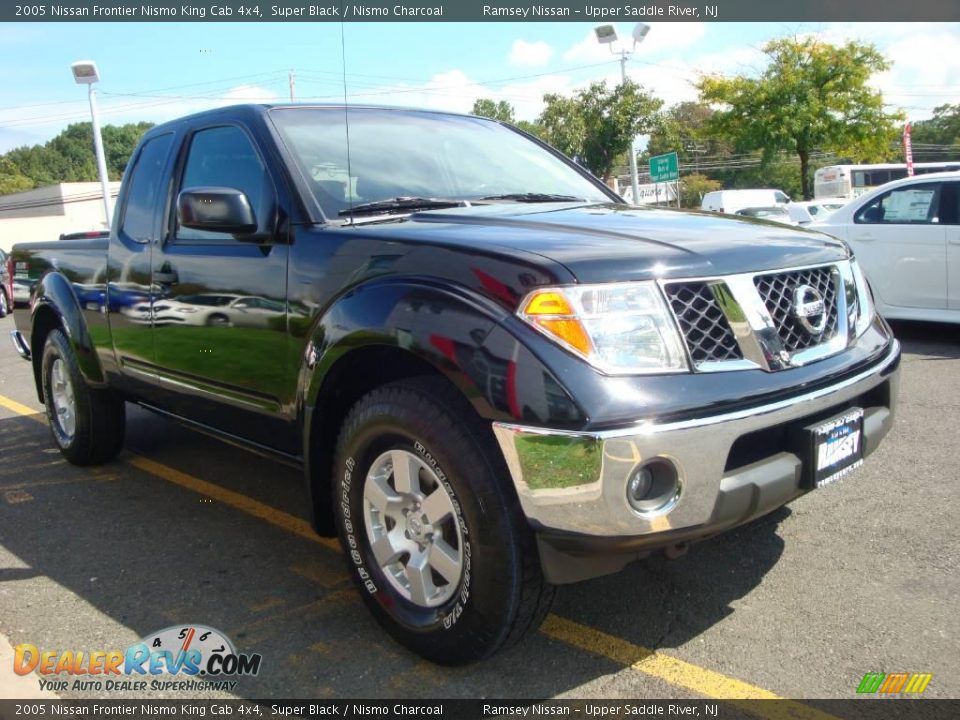 2005 Nissan Frontier Nismo King Cab 4x4 Super Black / Nismo Charcoal Photo #15