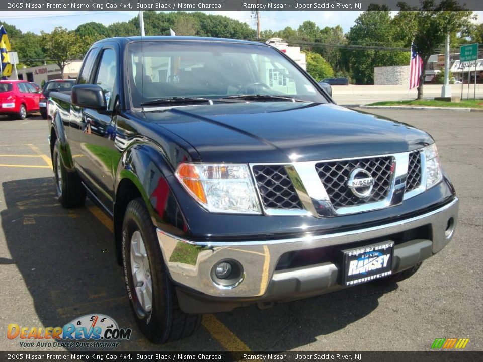 2005 Nissan Frontier Nismo King Cab 4x4 Super Black / Nismo Charcoal Photo #16