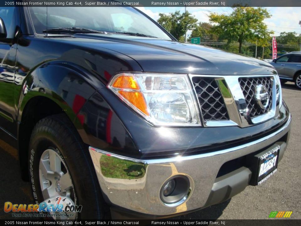 2005 Nissan Frontier Nismo King Cab 4x4 Super Black / Nismo Charcoal Photo #24