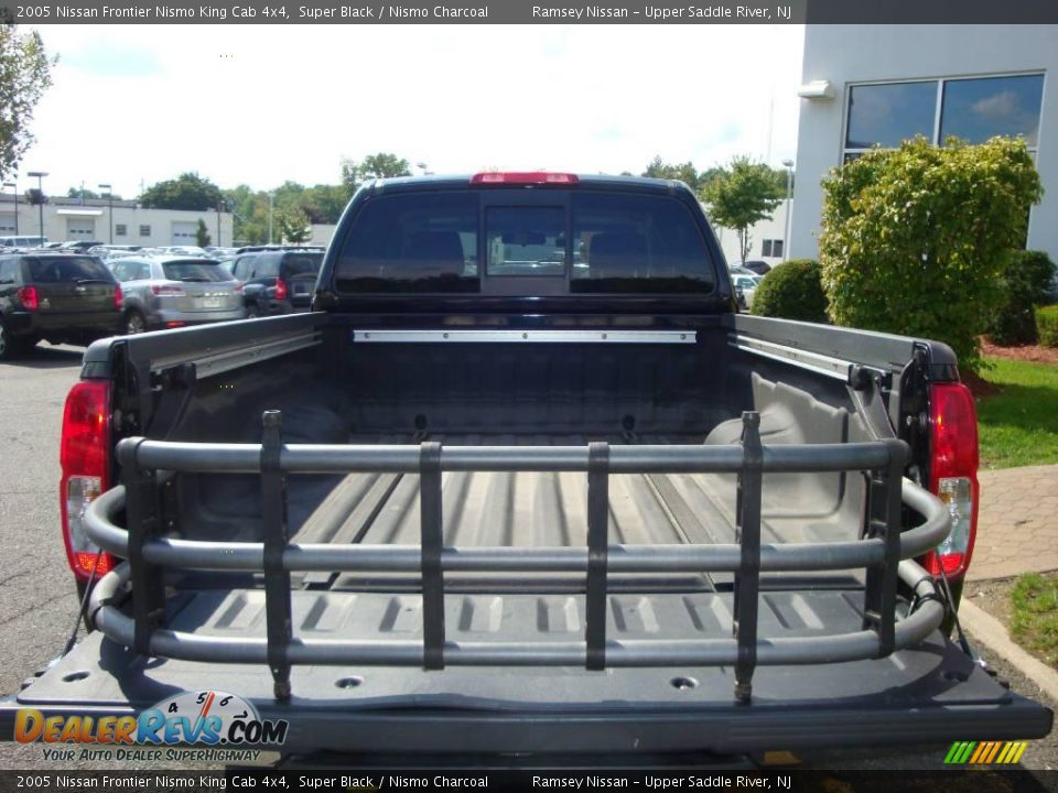 2005 Nissan Frontier Nismo King Cab 4x4 Super Black / Nismo Charcoal Photo #32