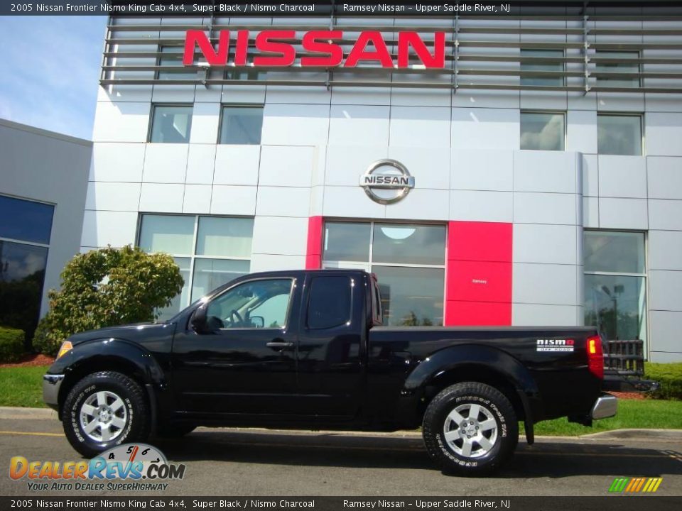 2005 Nissan Frontier Nismo King Cab 4x4 Super Black / Nismo Charcoal Photo #33