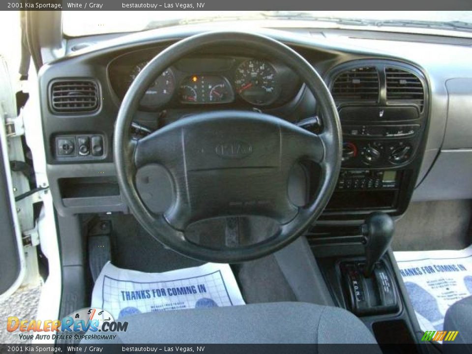 2001 Kia Sportage White / Gray Photo #28