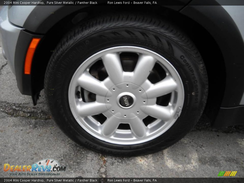 2004 Mini Cooper Hardtop Pure Silver Metallic / Panther Black Photo #17