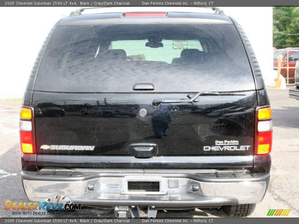 2005 Chevrolet Suburban 1500 LT 4x4 Black / Gray/Dark Charcoal Photo #7