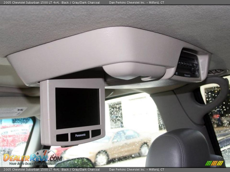 2005 Chevrolet Suburban 1500 LT 4x4 Black / Gray/Dark Charcoal Photo #12