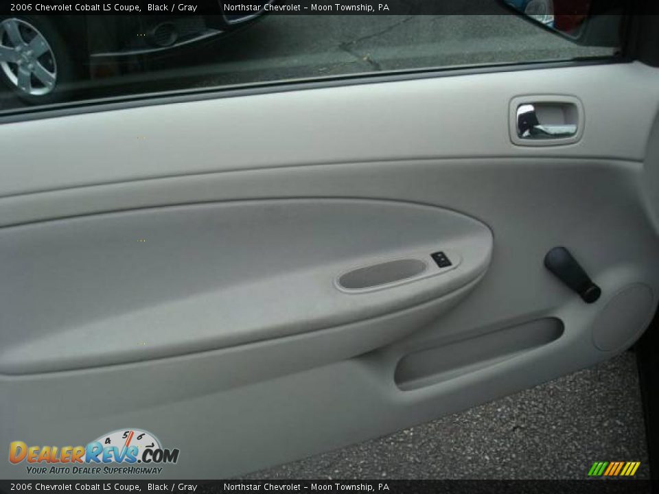 2006 Chevrolet Cobalt LS Coupe Black / Gray Photo #13