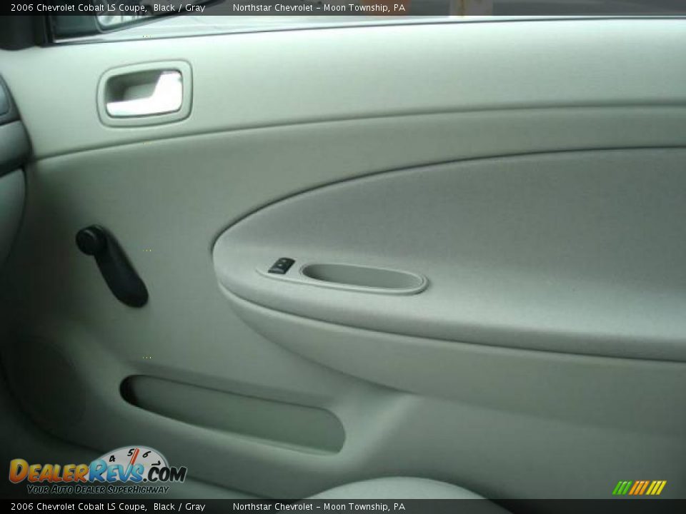 2006 Chevrolet Cobalt LS Coupe Black / Gray Photo #17