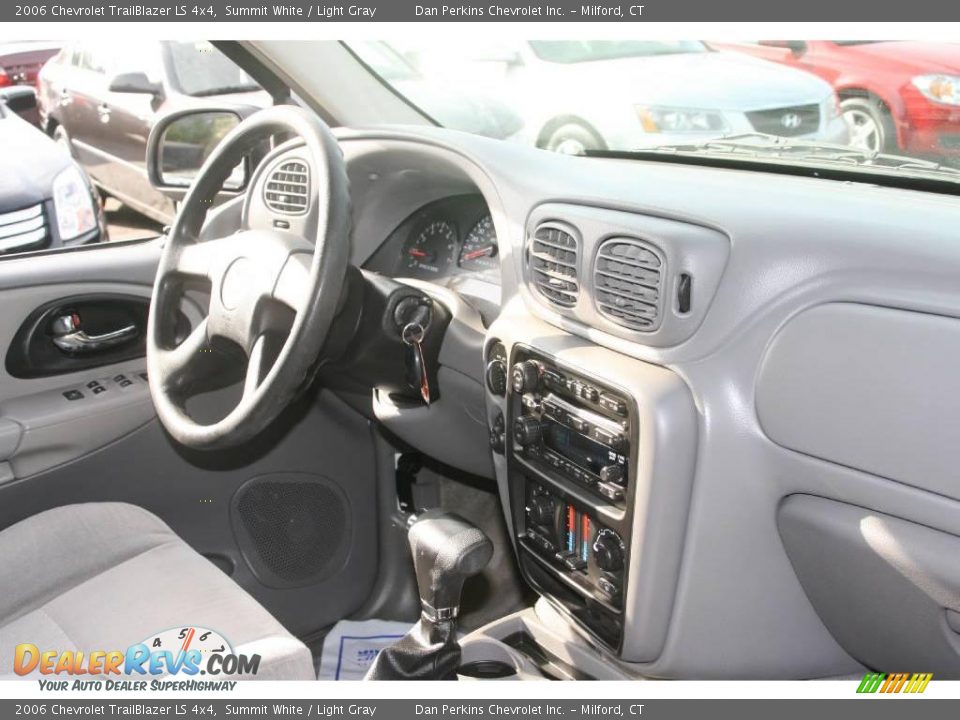 2006 Chevrolet TrailBlazer LS 4x4 Summit White / Light Gray Photo #11
