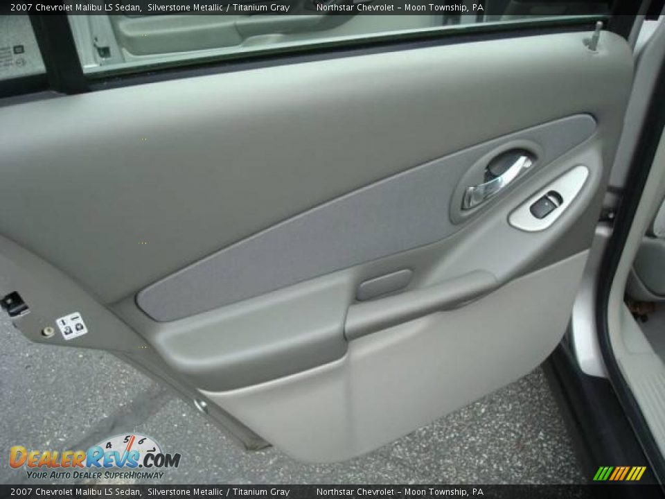 2007 Chevrolet Malibu LS Sedan Silverstone Metallic / Titanium Gray Photo #13