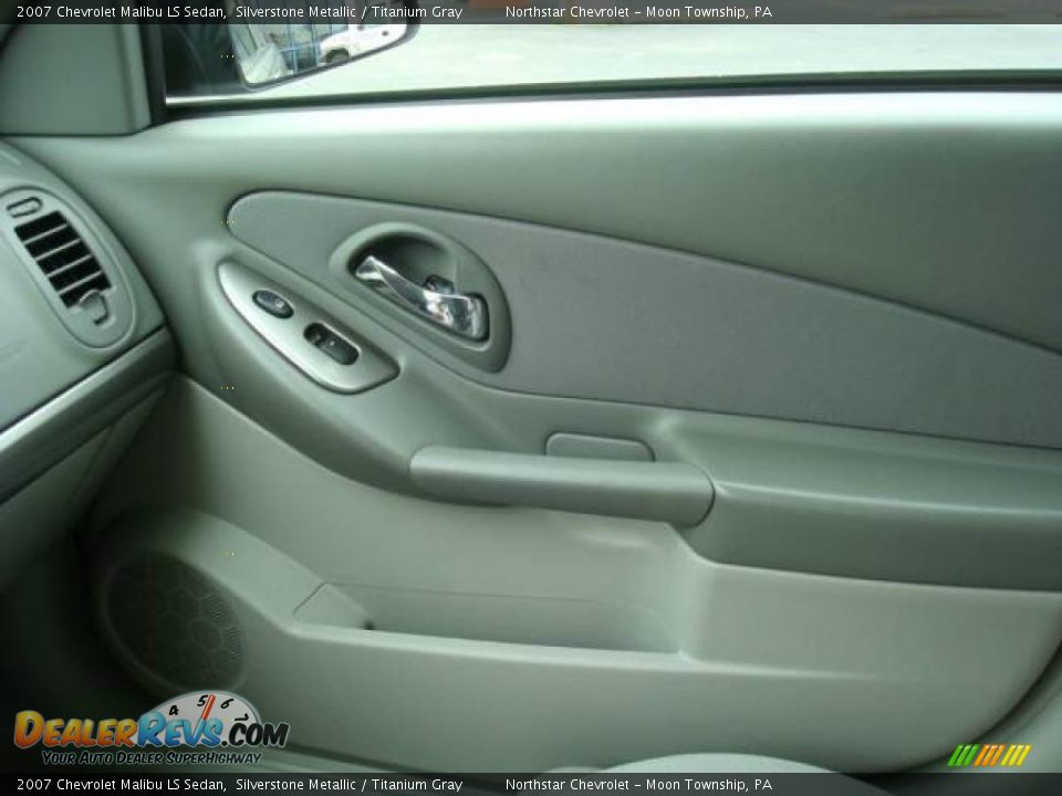 2007 Chevrolet Malibu LS Sedan Silverstone Metallic / Titanium Gray Photo #17