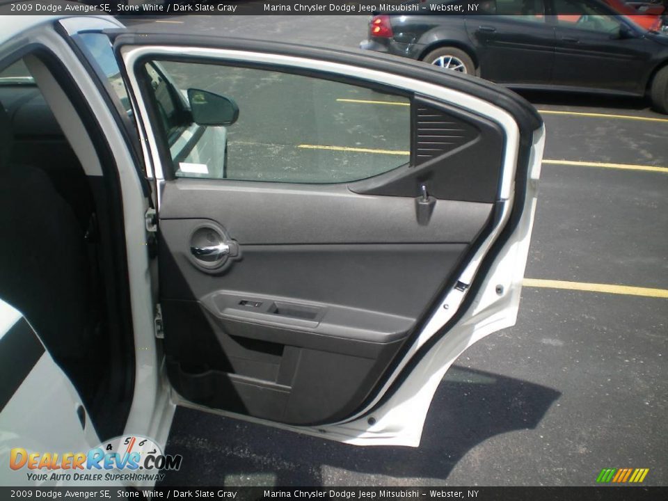 2009 Dodge Avenger SE Stone White / Dark Slate Gray Photo #17