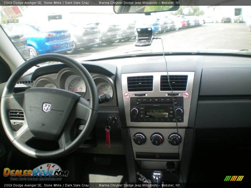 2009 Dodge Avenger SE Stone White / Dark Slate Gray Photo #19