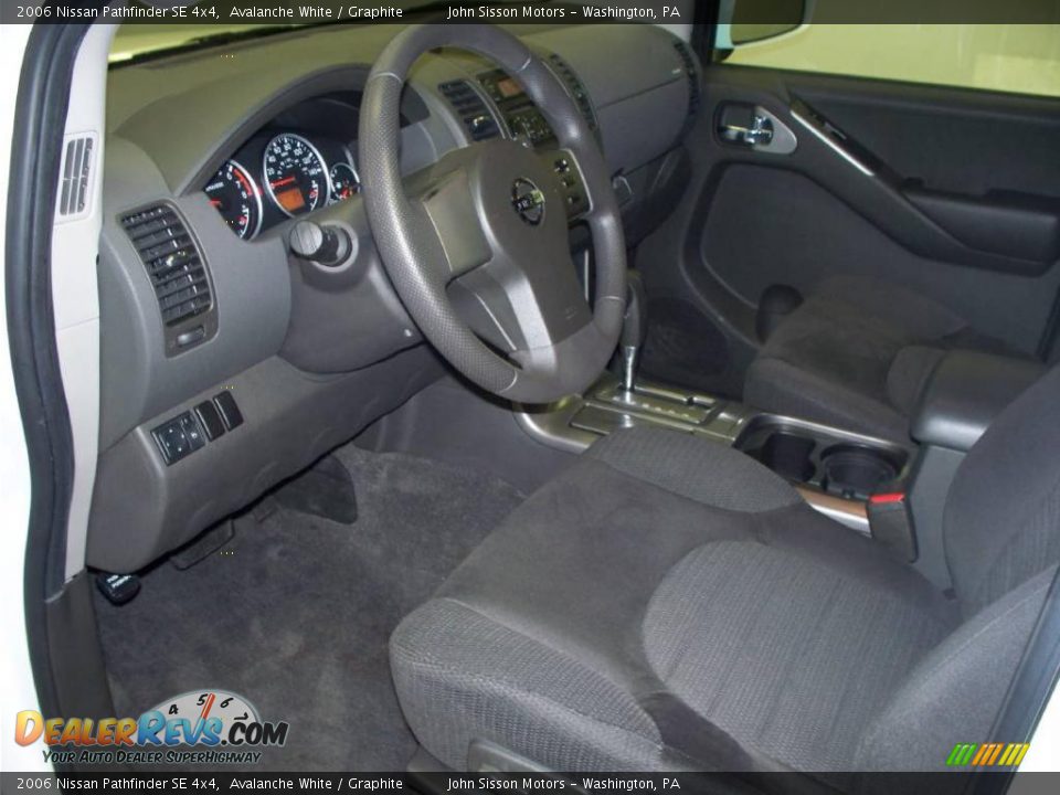 2006 Nissan Pathfinder SE 4x4 Avalanche White / Graphite Photo #14