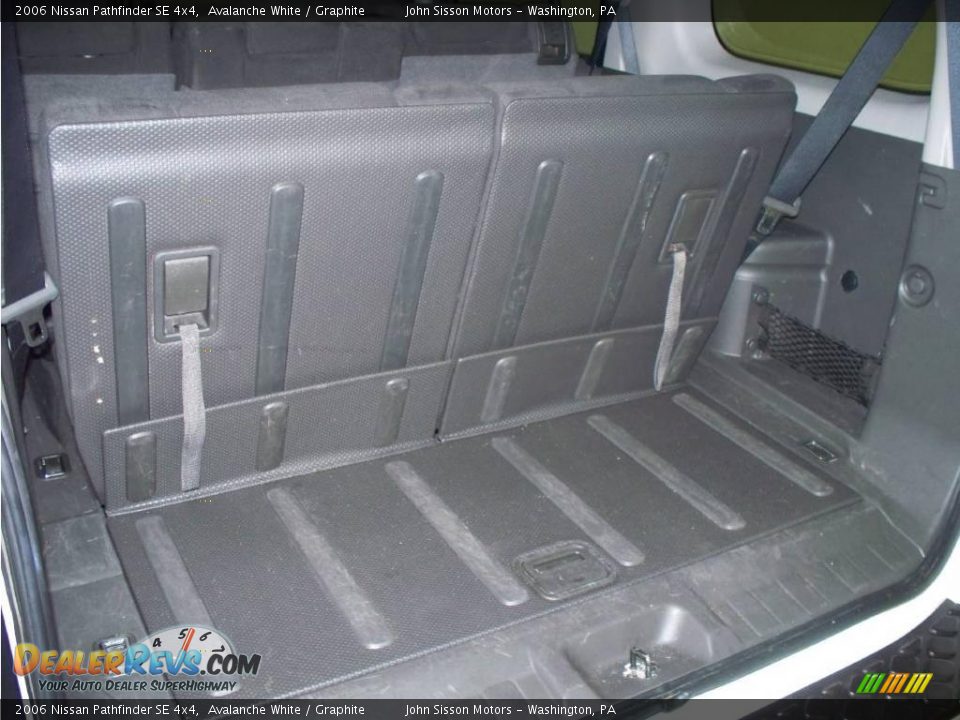 2006 Nissan Pathfinder SE 4x4 Avalanche White / Graphite Photo #15